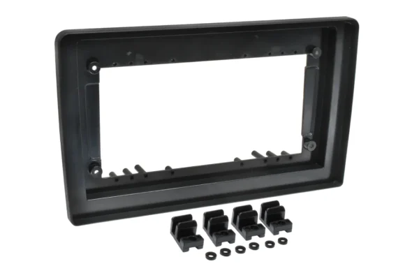 Adaptér pre inštaláciu 10" rádia do rámčeku s 9" otvorom.