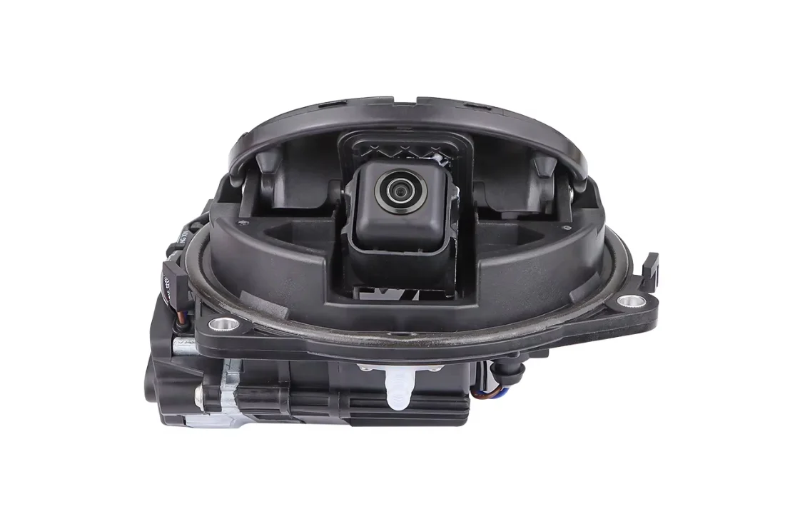 Parkovacia kamera pre VW Golf VII. / Passat B8 / T-Roc v znaku VW