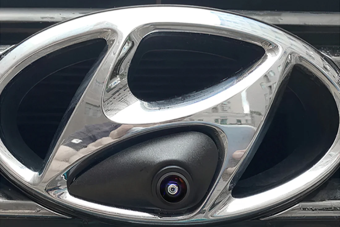 Predná parkovacia kamera v logu Hyundai